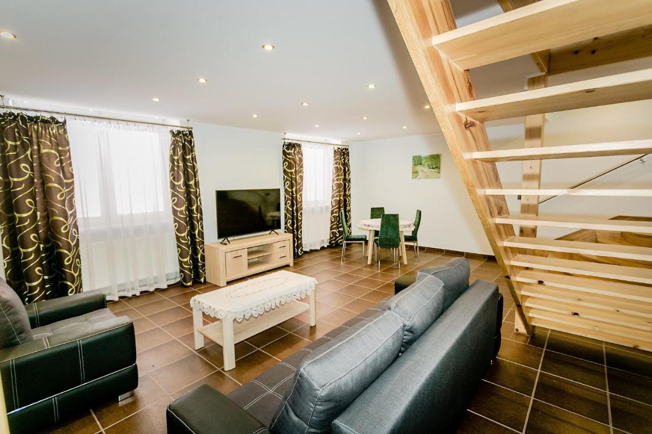 Апартаменты Apartament Stalowa Сталёва-Воля Экстерьер фото