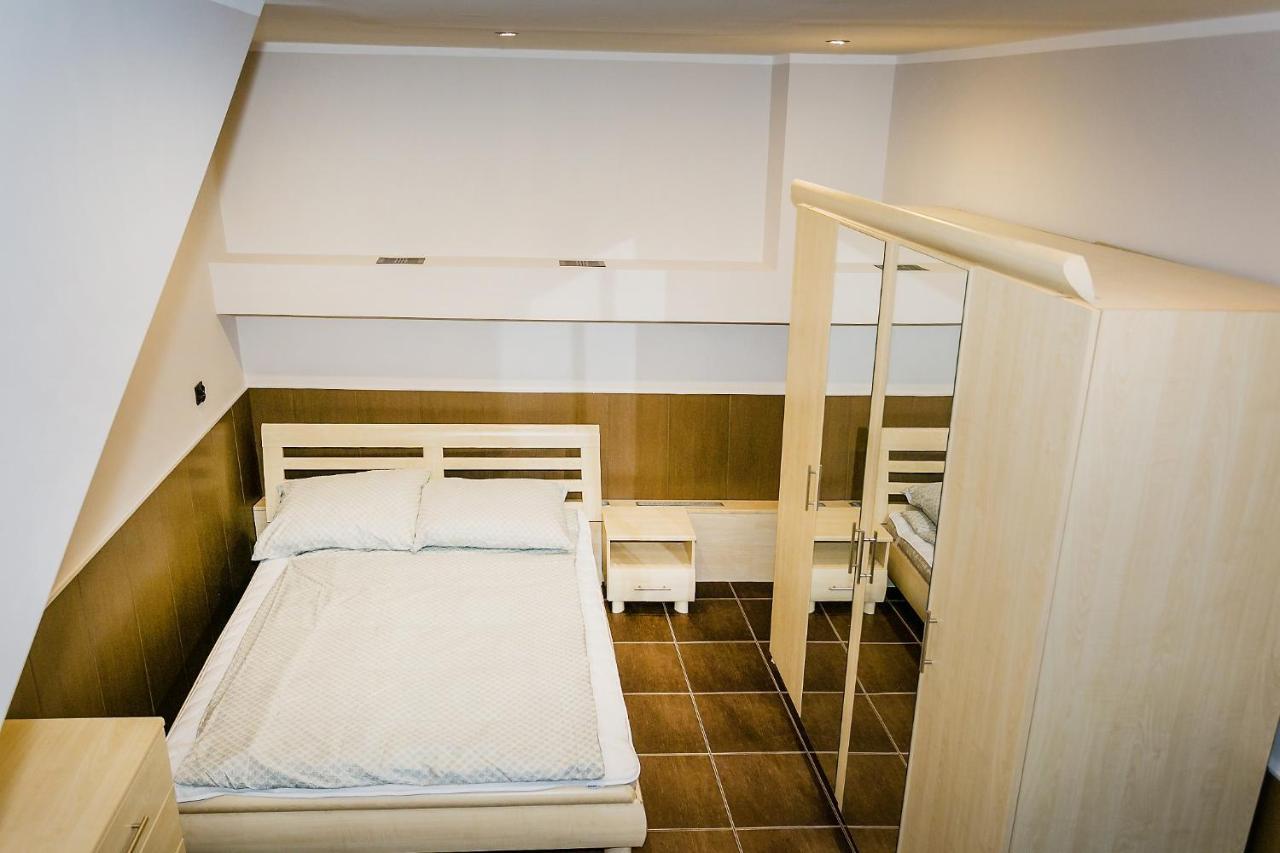Апартаменты Apartament Stalowa Сталёва-Воля Экстерьер фото